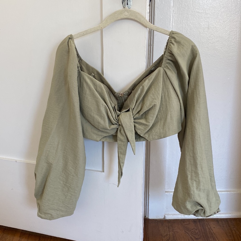 COPY - Green crop top (M)